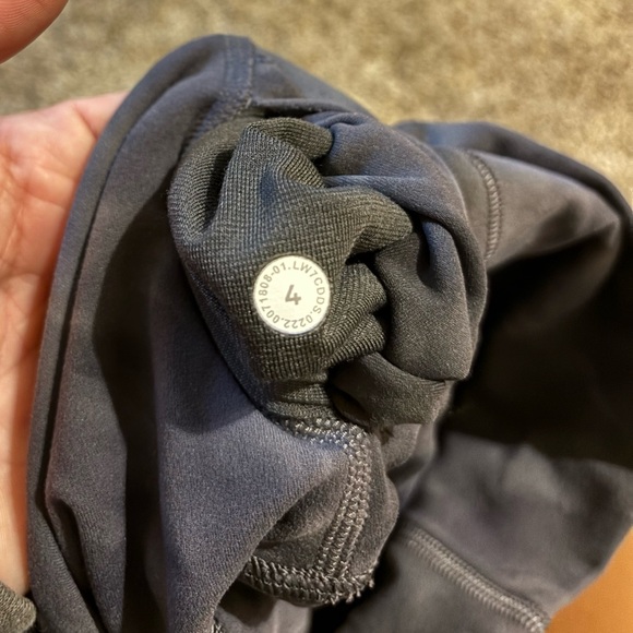 LULULEMON ALIGN SHORTS | size 4 - Picture 2 of 4